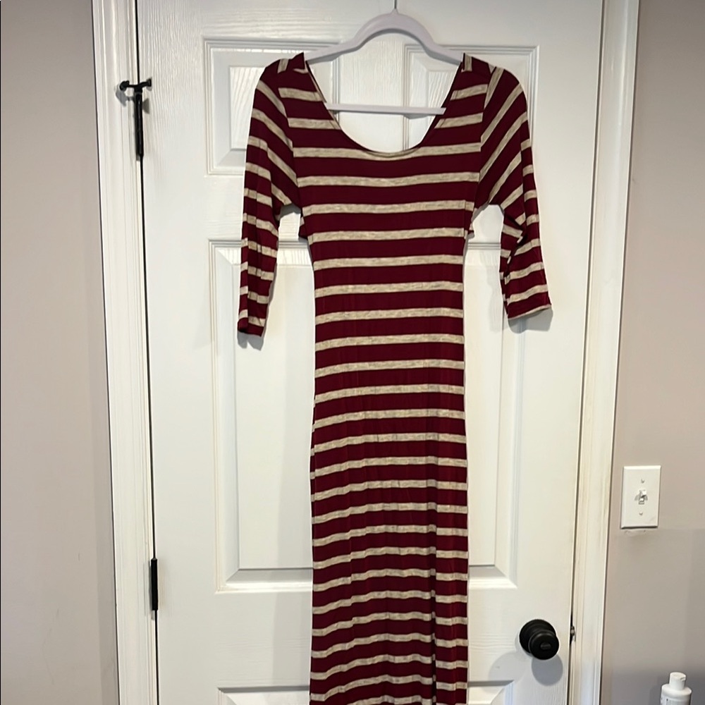Gilli Red and Cream Bodycon Dress Scoop Neck 3/4 Sleeve